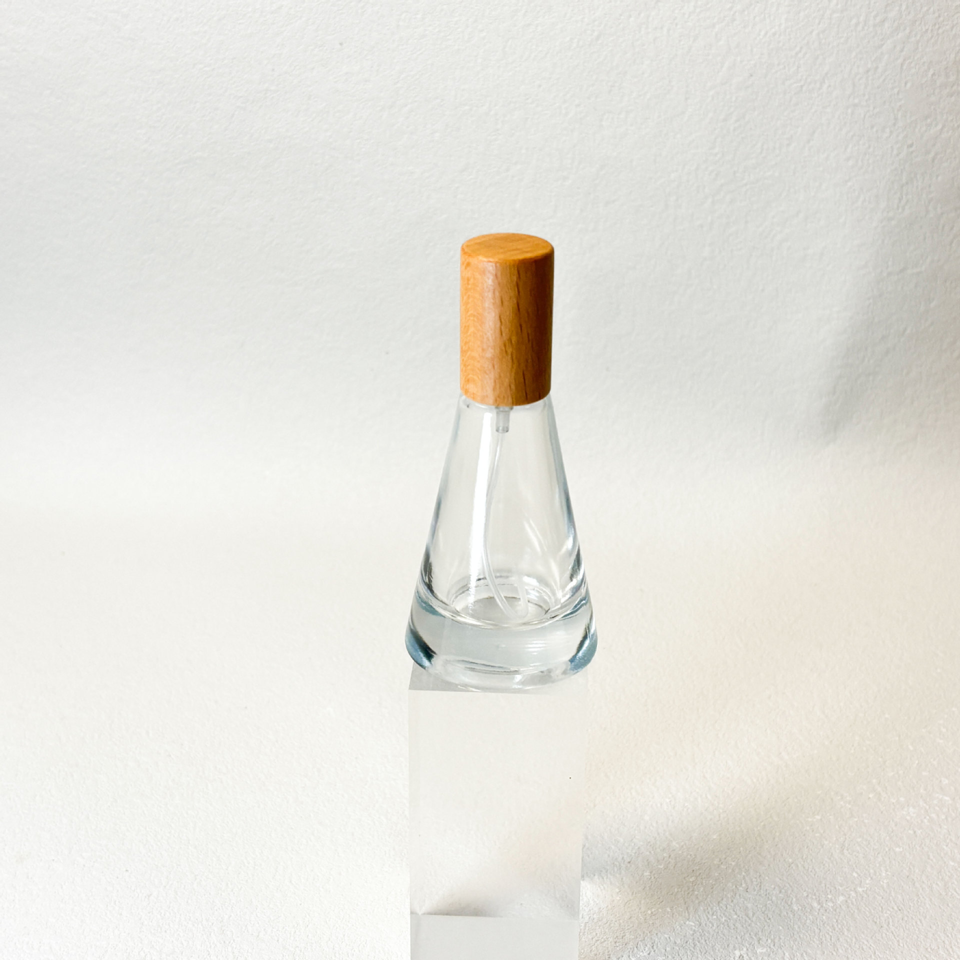 Picture of New in stock 15ml Frosted Tea Conical Bottle Thick Bottom Spray Bottle Dropper Essential Oil Perfuse Bottle Essence Bottled