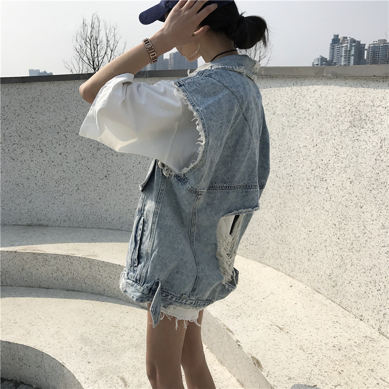 Picture of 2024 Spring and Summer New Style Washed Large Hole Nostalgic Color Retro Beard Edge Distressed Denim Vest Women's Loose Jacket Trendy