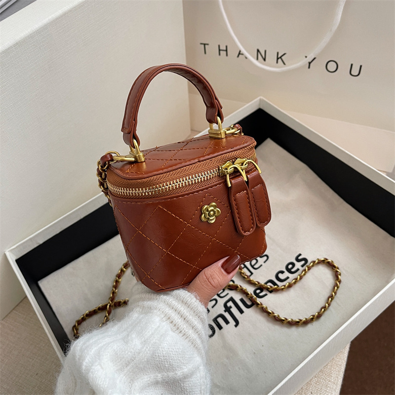 Picture of Niche Design Mini Handbag Women's 2023 New Trendy Diamond Plaid Chain Box Bag All-match Shoulder Crossbody Bag