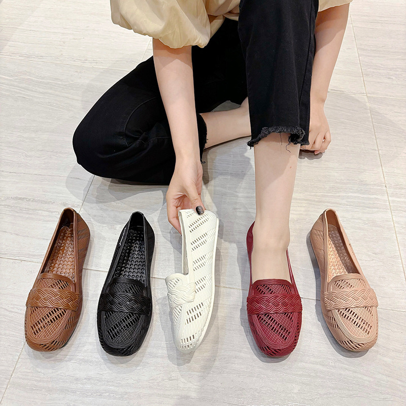 Flat Sandals Women's 2024 Summer New Fashionable Outer Wear Beach Shoes Hollow Mesh Breathable Mother Shoes