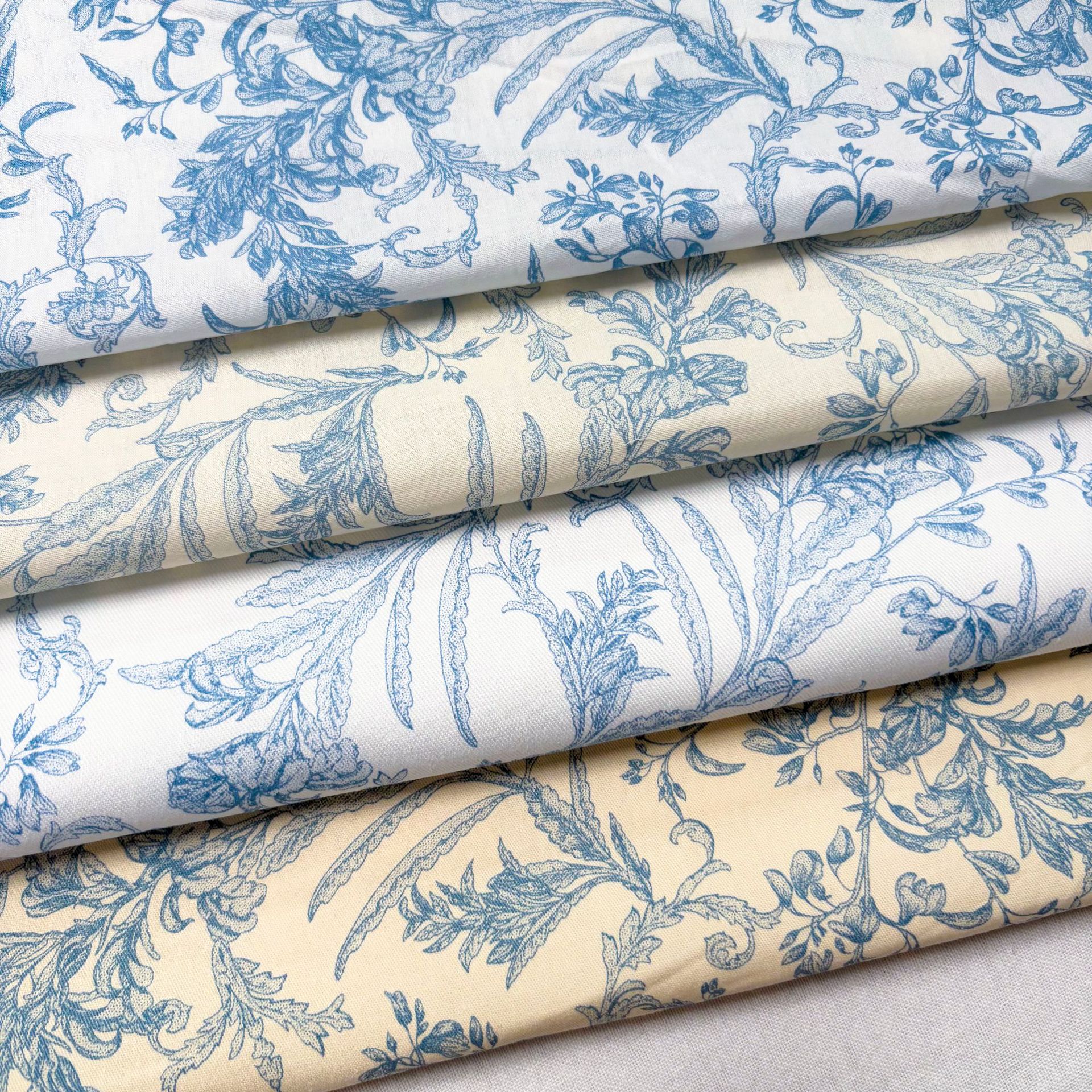 Washed Twill Cotton Woven Fabric Floral Blue and White Print Fabric for Jackets, Pants, Bags, Boxes, Tablecloths, Boutique