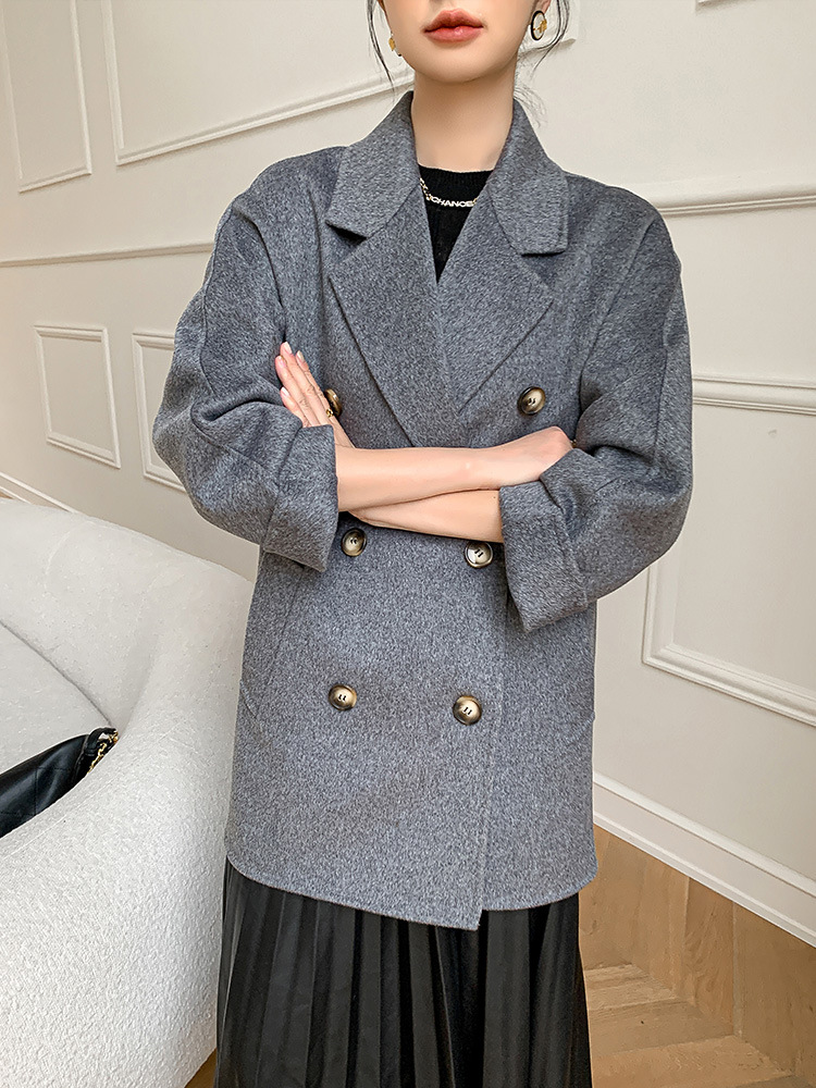 Picture of Woolen Coat, Business Casual, Simple and Versatile, with a Suit Collar, Short Solid Color Wool Autumn and Winter Women's Coat, Thickened Wool