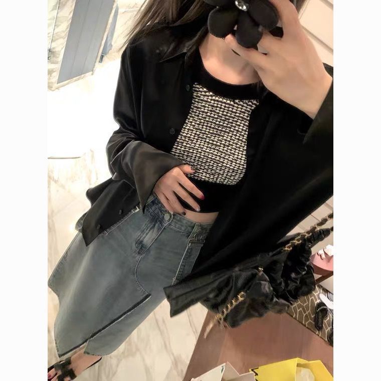 Picture of Knitted Halterneck Camisole Women's 2025 Summer New Sexy Outer Wear Sleeveless Short Sexy Backless Top Trendy