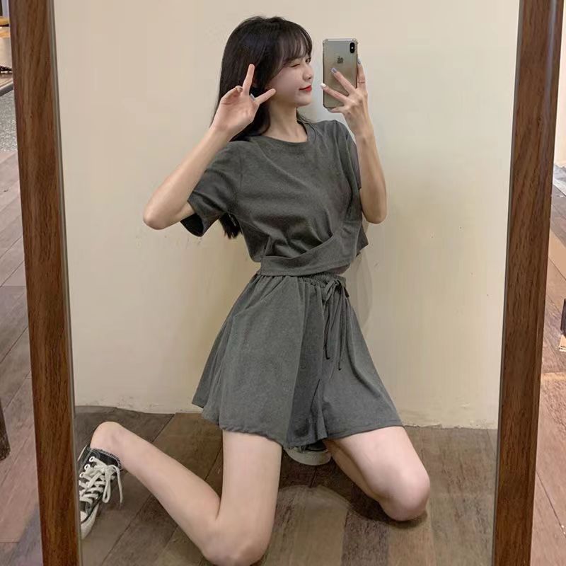 Casual Sports suit Women's Summer 2024 New Arrival Loose Fashionable Western Style Academic Style Shorts Slimming Two-Piece Trendy Set