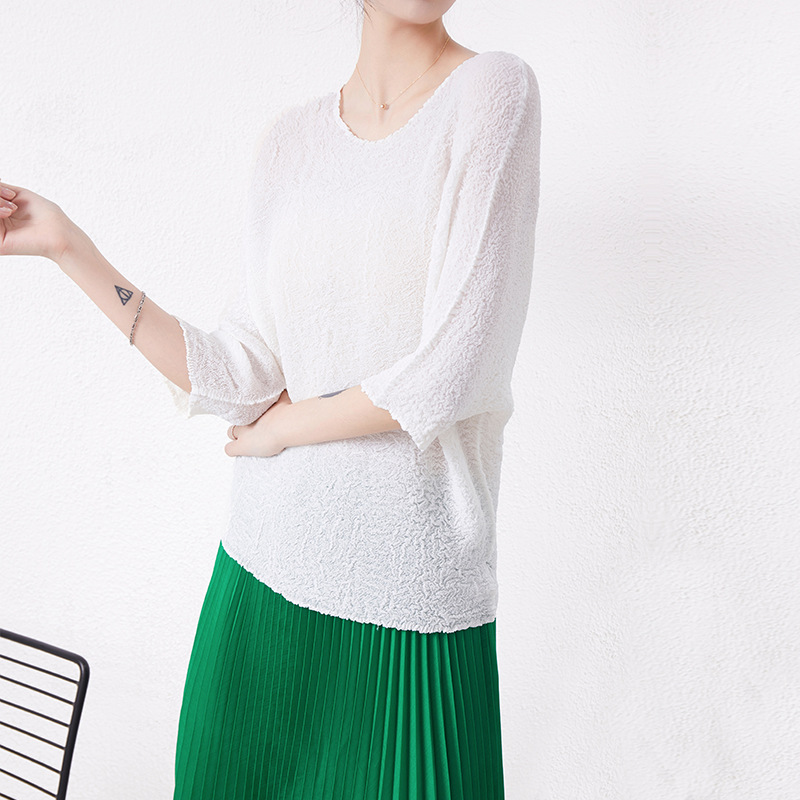 Miyake Super Elastic Loose Half-Sleeved Elegant T-Shirt Top for Women Summer Bubble Super Soft Pleated Right Shoulder Short-Sleeved T-Shirt for Women
