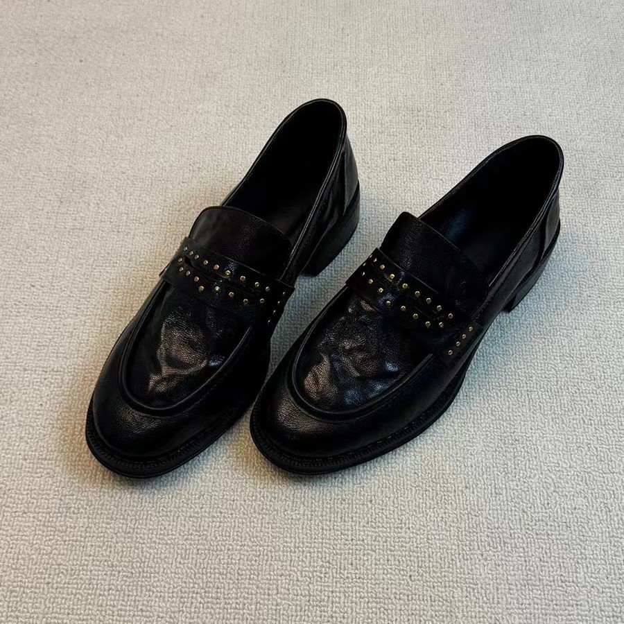 Cowhide Genuine Leather Retro British Style Round Head Rivet Pleated Pedal Black Small Leather Shoes Loafers for Women