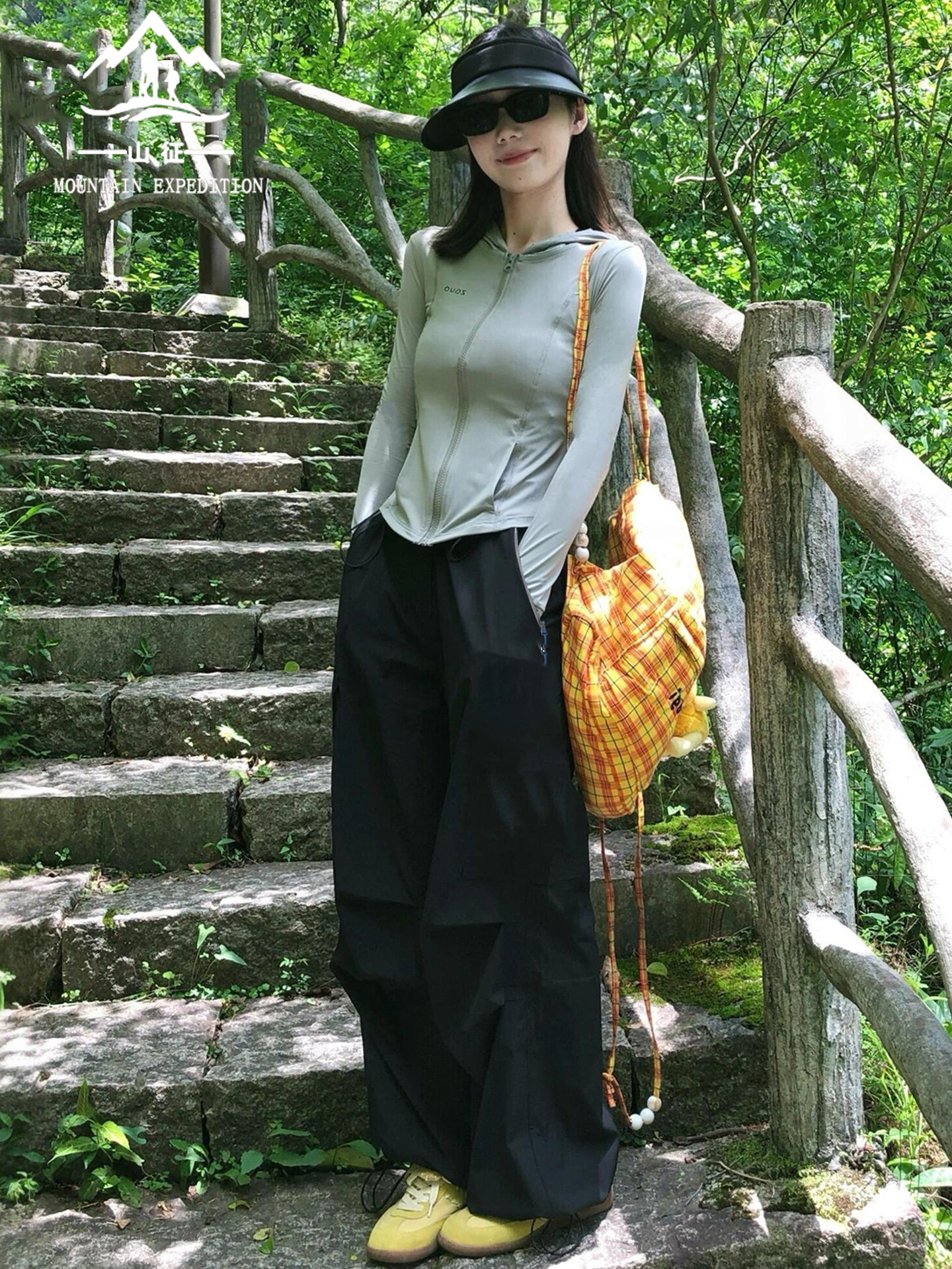 Quick-dry cargo pants for women, 2025 new summer outdoor hiking outfit, sun-protection windproof hiking sports softshell pants