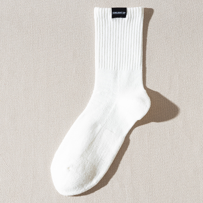 Picture of Autumn and Winter New Breathable Sports Trendy Socks Men's Towel Bottom Mid-length Socks Korean Letter Cloth Label Basketball Men's Stockings