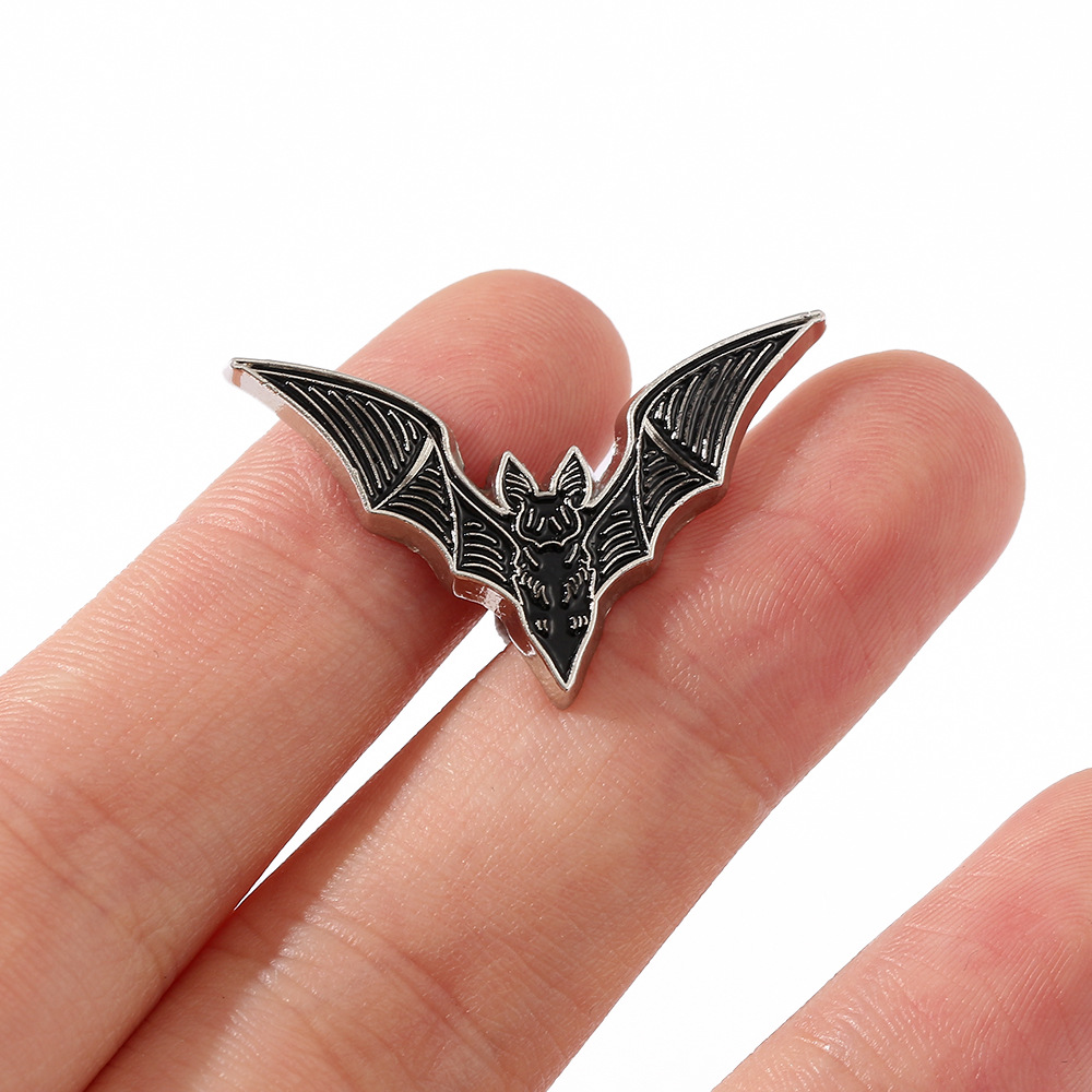 Halloween Bat Metal Brooch Creative Diablo Metal Badge Punk Pin Personalized Jewelry Accessories