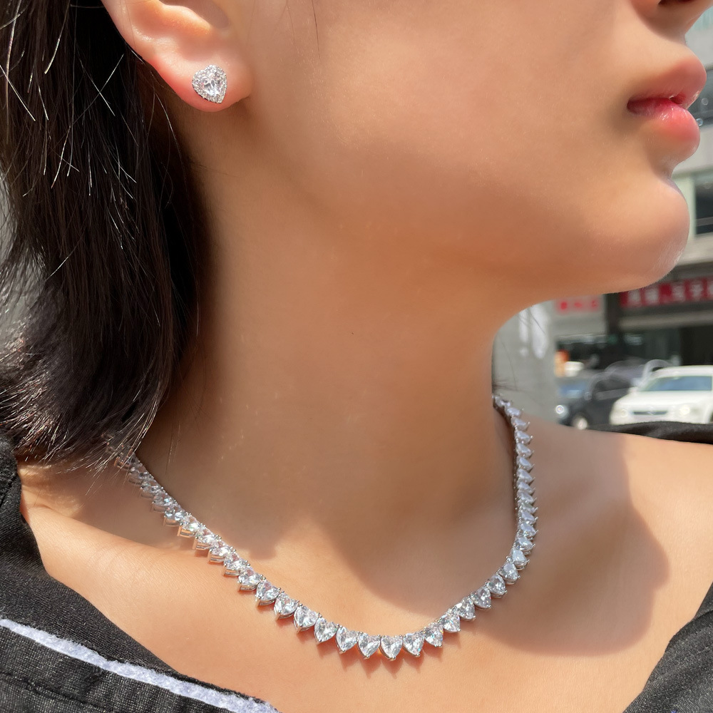 New love-shaped zircon necklace niche design super flash full diamond heart neck chain clavicle chain earnail set chain