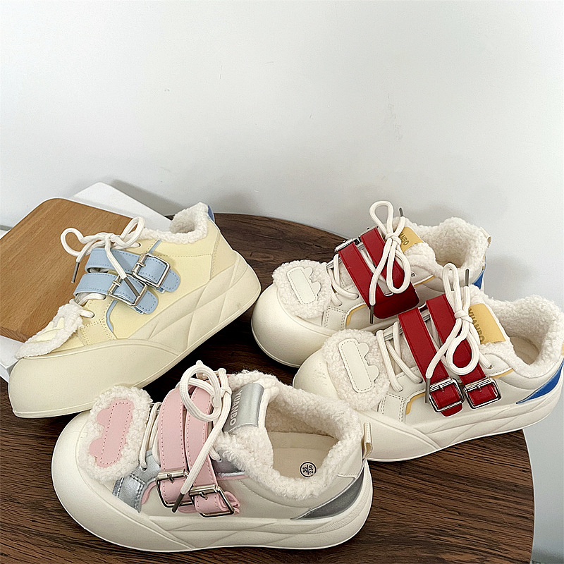 2024 winter new thick-soled fleece-lined small white shoes round toed bread shoes leather cotton shoes white board shoes winter women's shoes