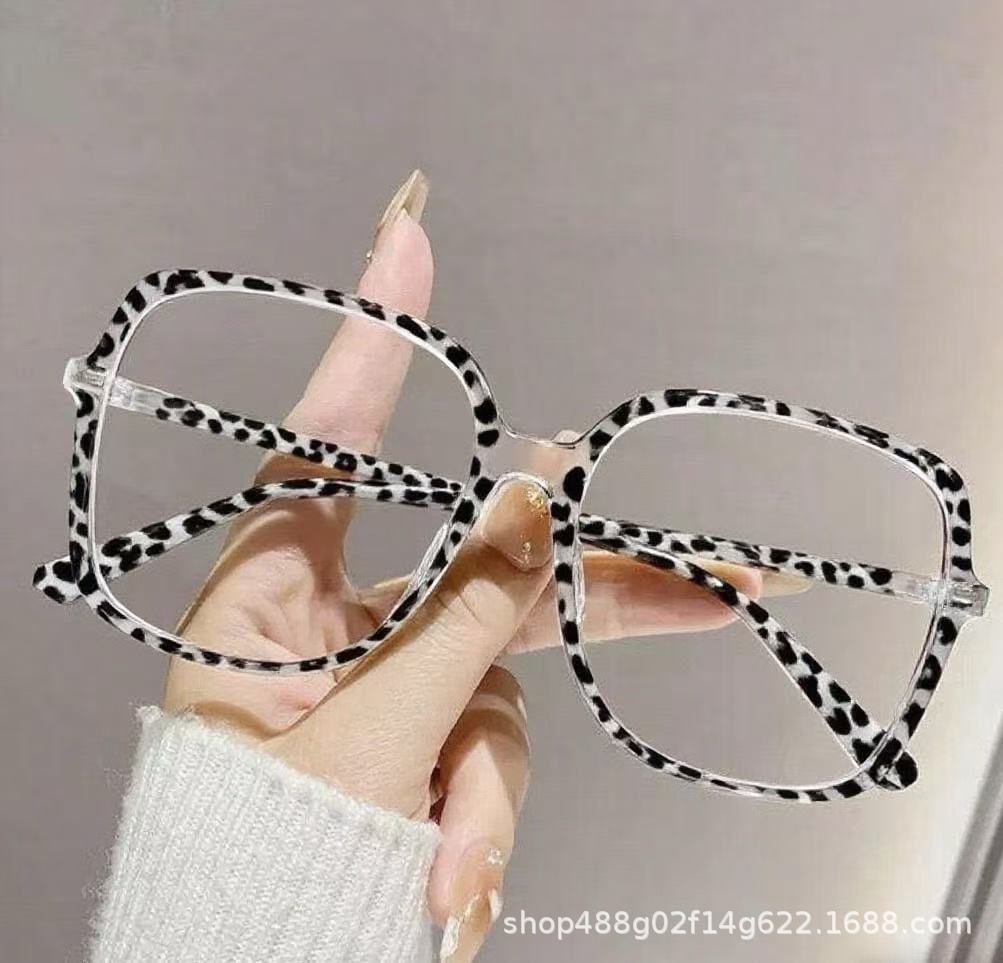Picture of Large-frame Widened Black-frame Glasses Women's Myopia Can be Equippated with Preference for Plain Face Artifact Large-frame Fat Face Eye Frame Men and Women's Slimming
