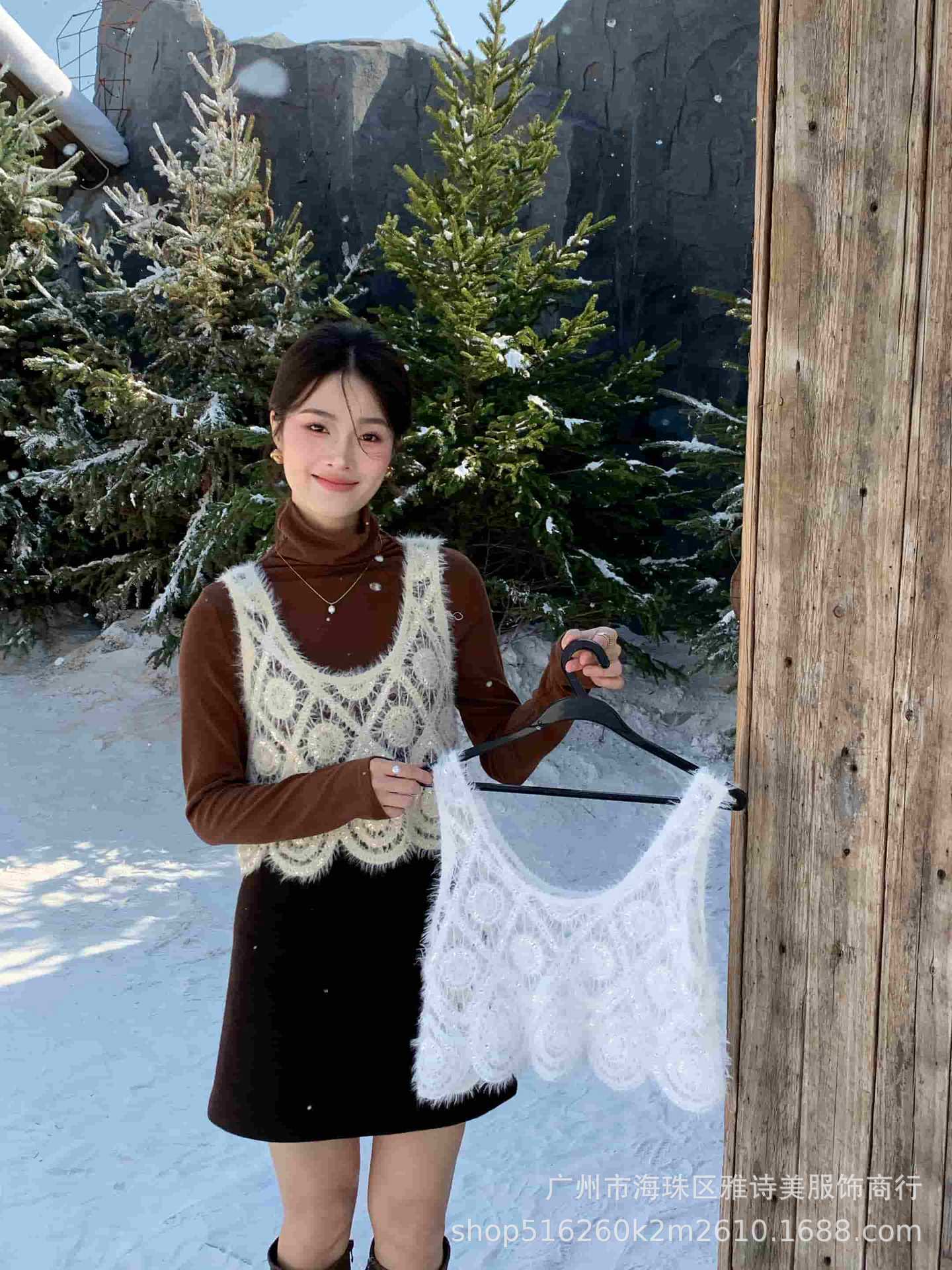 Picture of Korean Style Gentle Style V-neck Sequin Heavy Craft Mink Hair Vest Women's Autumn and Winter Fashionable Elegant Slim Look Outer Wear Top