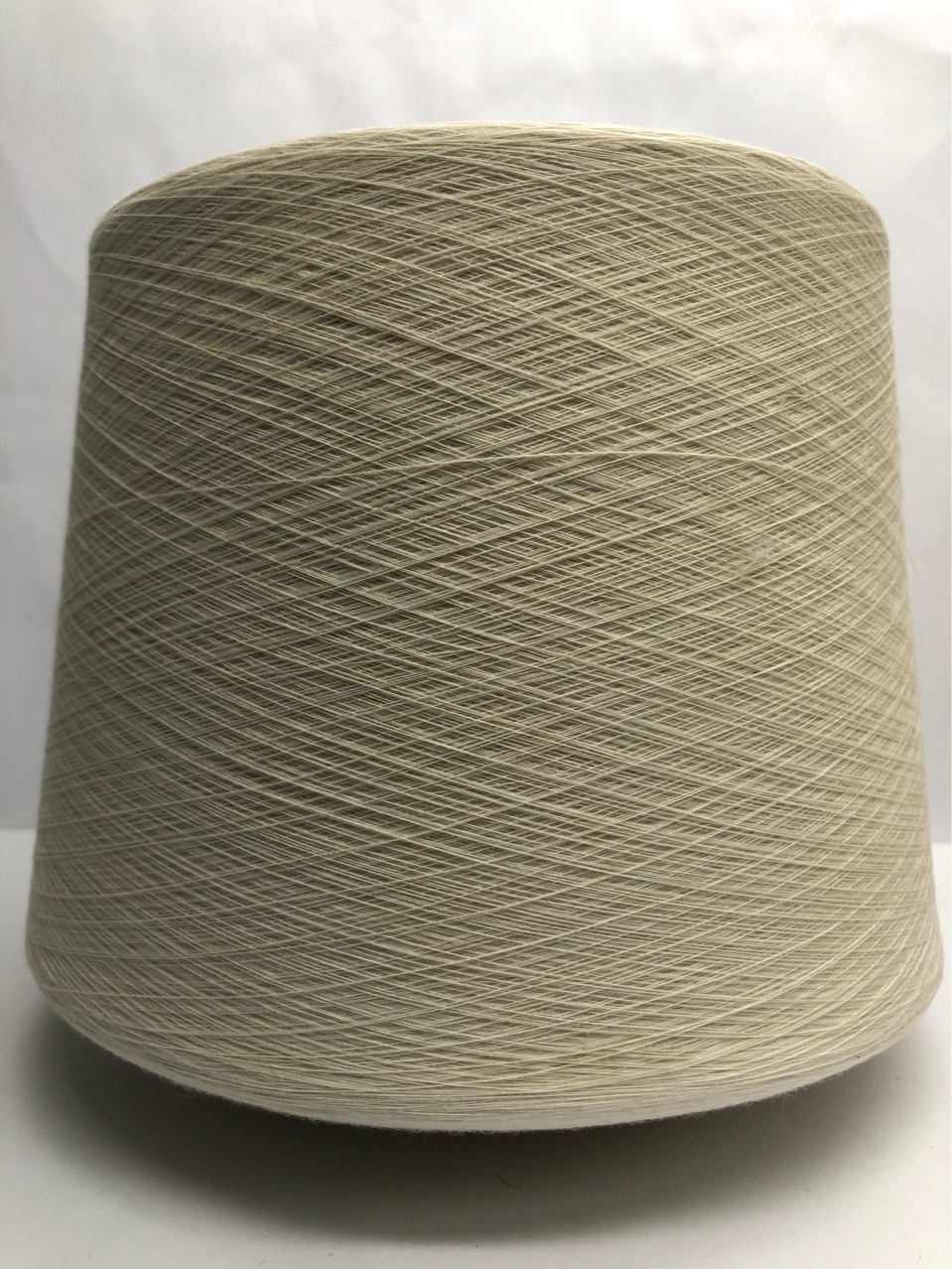 Picture of 30s/1 Polyester Silk Blended Yarn 7030 Polyester Mulberry Silk Yarn Polyester Silk Blended Yarn