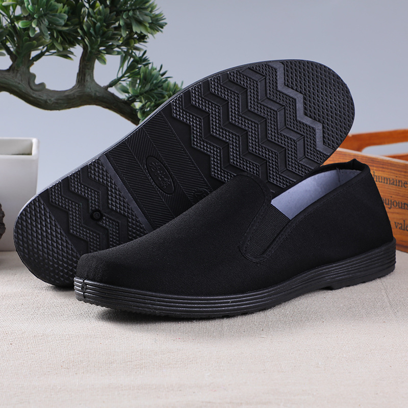 Wholesale old Beijing cloth shoes men's new towel work shoes all black cloth shoes stall lazy people a step-on cloth shoes