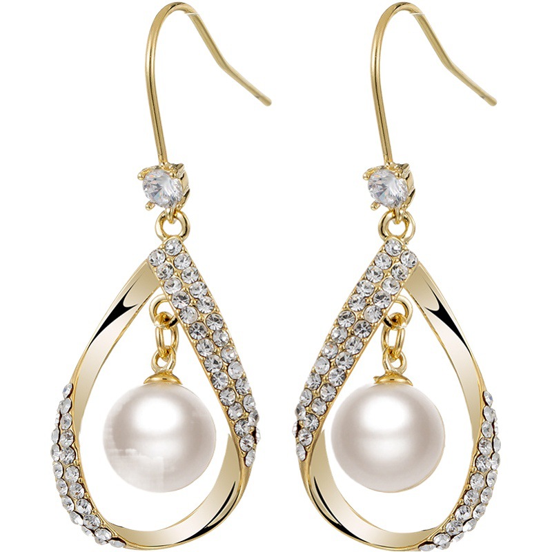 Trendy French-Style Pearl Earrings 2021 New Model, High-End Luxury Earrings with an Elegant and Stylish Design
