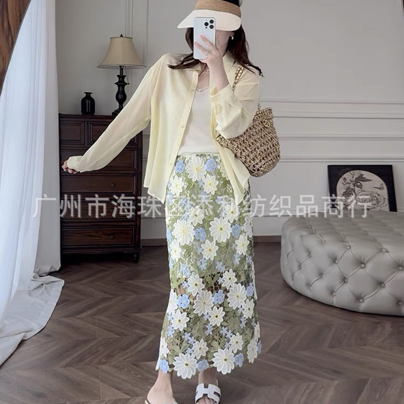 Picture of Heavy Industry Fashionable Multi-color Cut Out Daisy Lace Embroider Full Water-soluble Lace Designer Dress Suit Cloth
