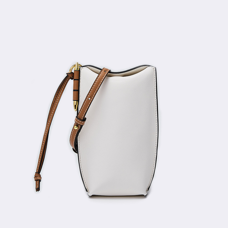 Picture of 2025 New Cross-Border Fashion Mini Bag Retro Genuine Leather Women's Bag Shoulder Crossbody Mobile Phone Bag Women Wholesale