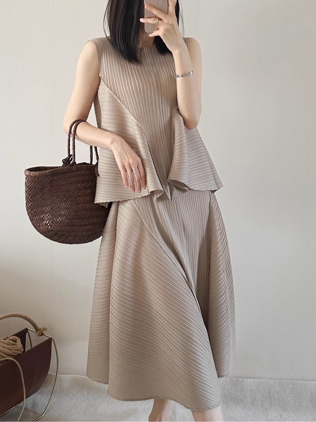 Irregular Skirt suit Women's Summer High-end Two-piece Set Miyake Design Women's Wear with a Complete Set