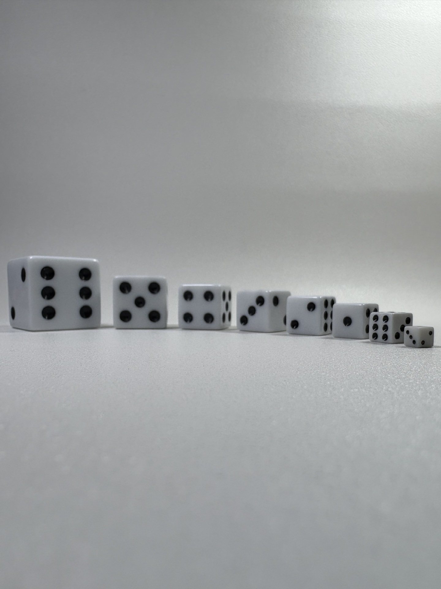 Picture of Right Angle Square Solid Color White Background Board Game Running Group Accessories Teaching Game Entertainment Props Drawing Acrylic Mini Dice