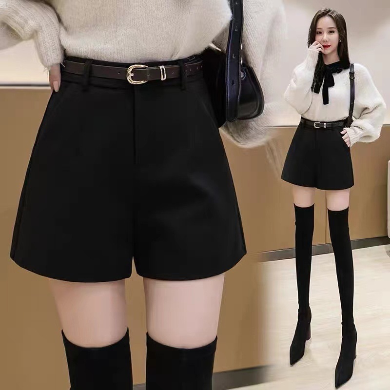 Black Woolen Shorts Women's Autumn and Winter Outerwear Small High Waisted Wide Leg Pants 2023 New Slim Bottoming Boots Pants