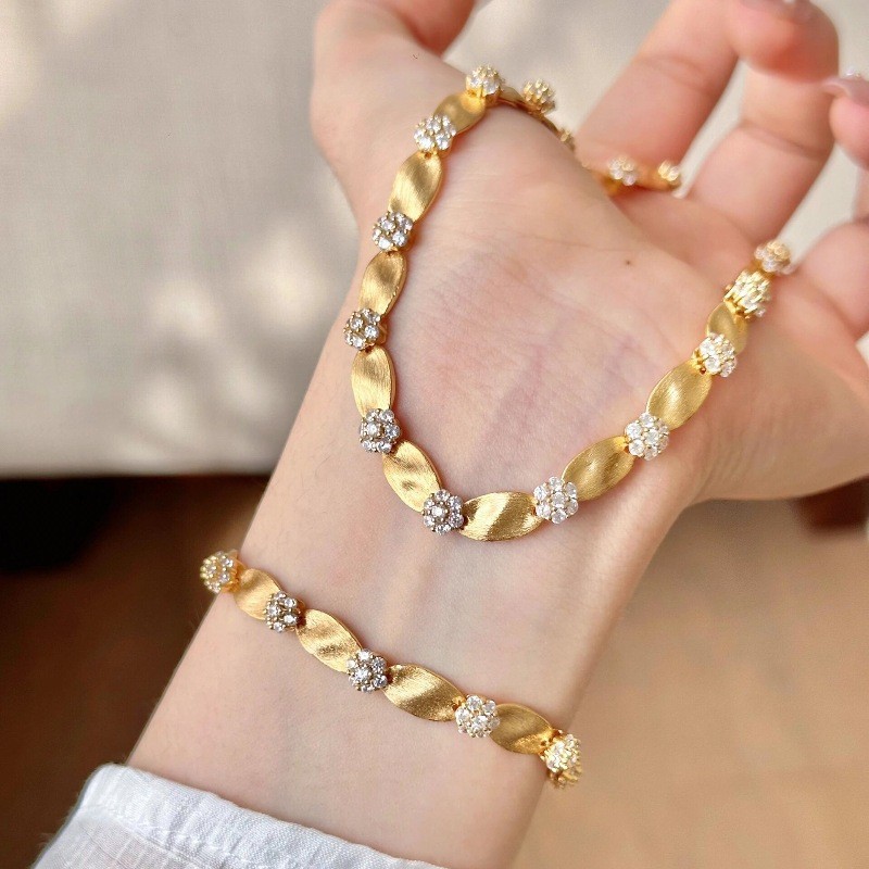 French Vintage Hand Brushed Ribbon Bracelet vintage Middle Fashion High-end Sense Old Money Style Micro-inlaid with Full Diamond
