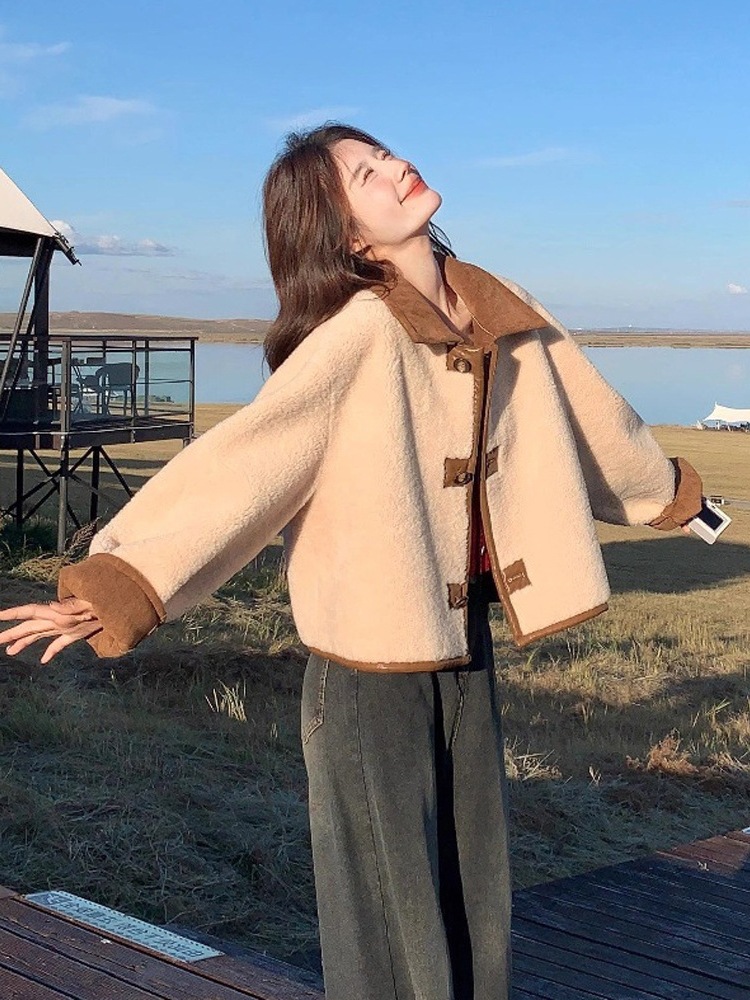 Picture of Double-sided Wearing Fur One-piece Imitation Lamb Wool Coat Women's Autumn 2025 New Early Winter Thickened Short Imitation Suede