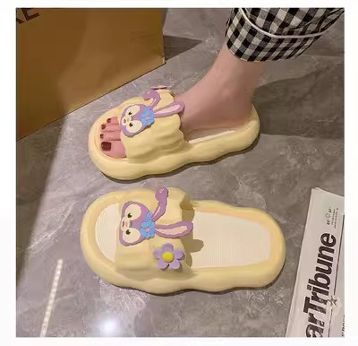Picture of Strawberry Bear Slippers Women's 2024 New Summer Outerwear Couple Ins Shit-Feeling Home Indoor Sandals Deodorant