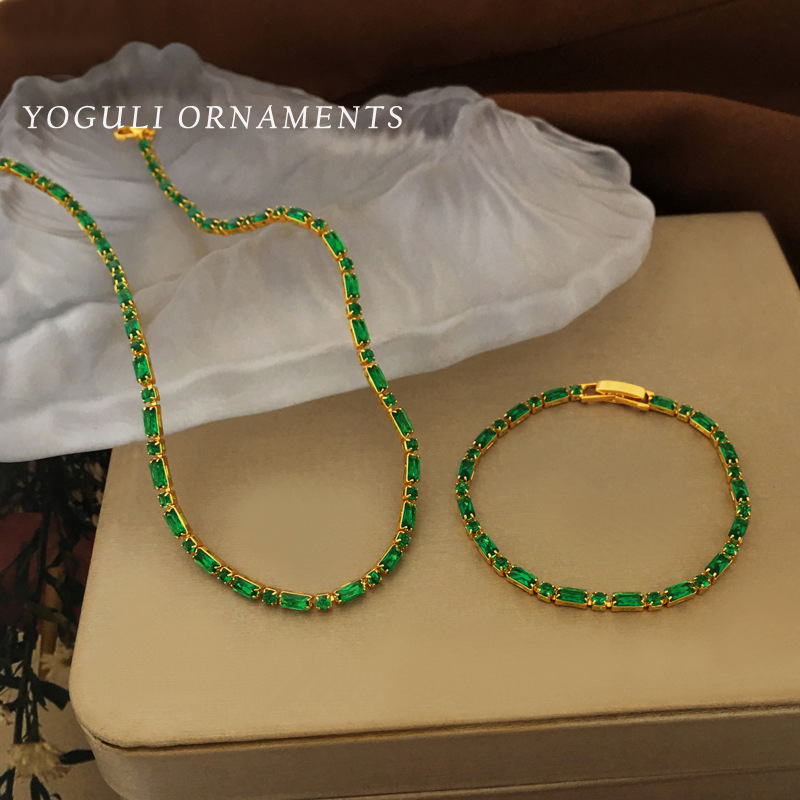 Copper plated real gold French retro green zircon hand necklace niche fashion high sense necklace temperament jewelry 2397