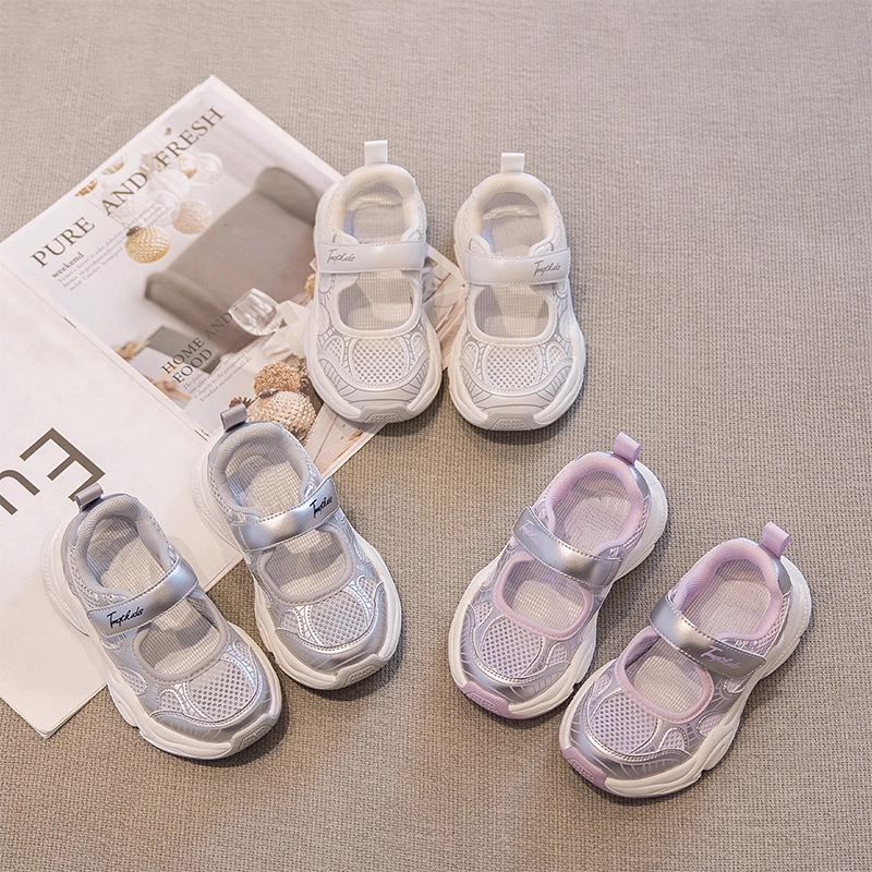 Girl's Sandals Summer 2025 New Mesh Hollow Children's sneaker Breathable Girl's Casual Single Mesh Shoes