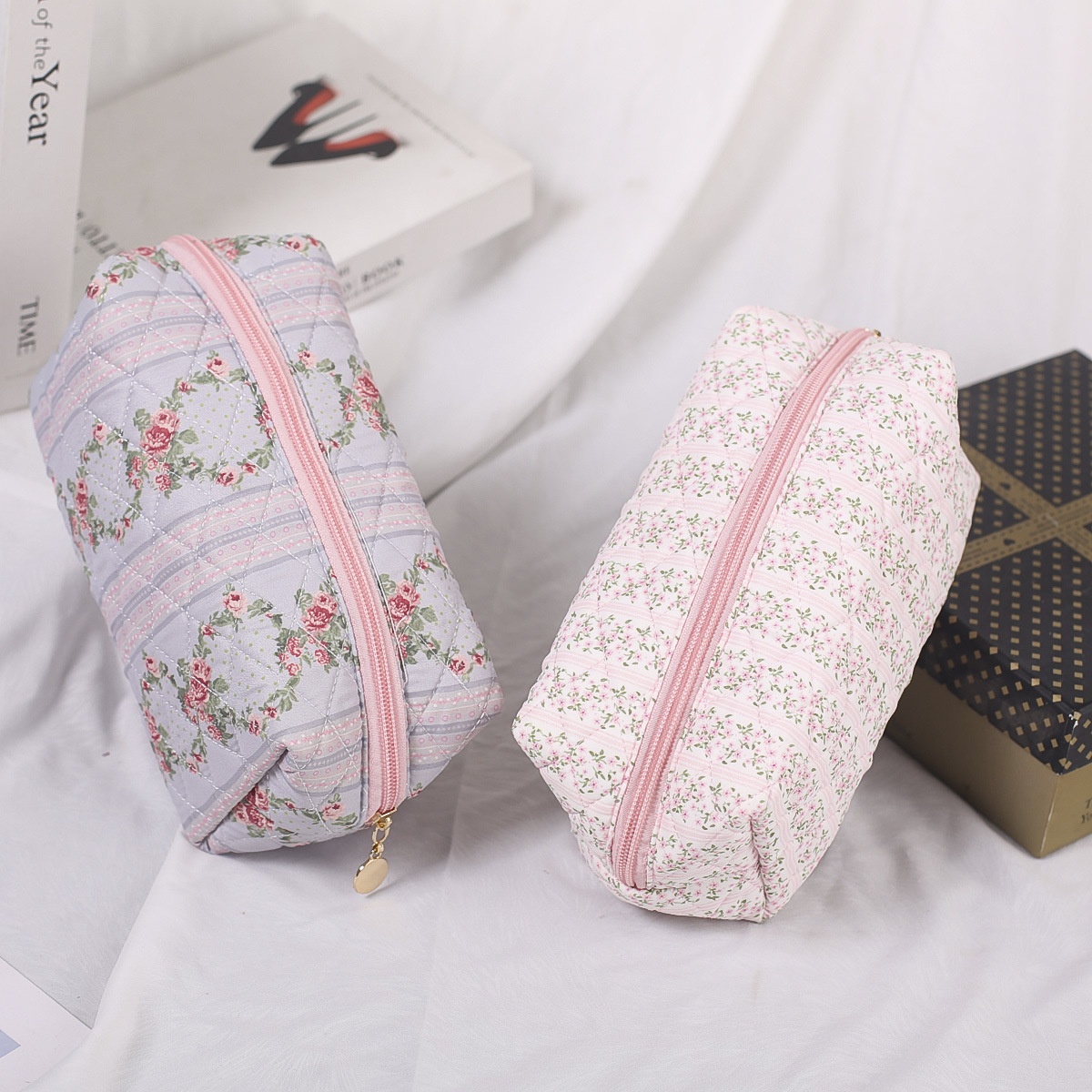 Picture of Cross-border Small Floral Quilted Cosmetic Bag Travel Skin Care Zipper Bag Large Capacity Portable Storage Bag Soft Bag
