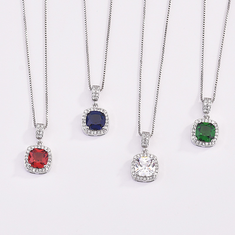 Ins Full Diamond Short Necklace Women's South Korea Grandmother Green Shiny Zircon Square Diamond Pendant Simple Japanese and Korean Style Clavicle Chain