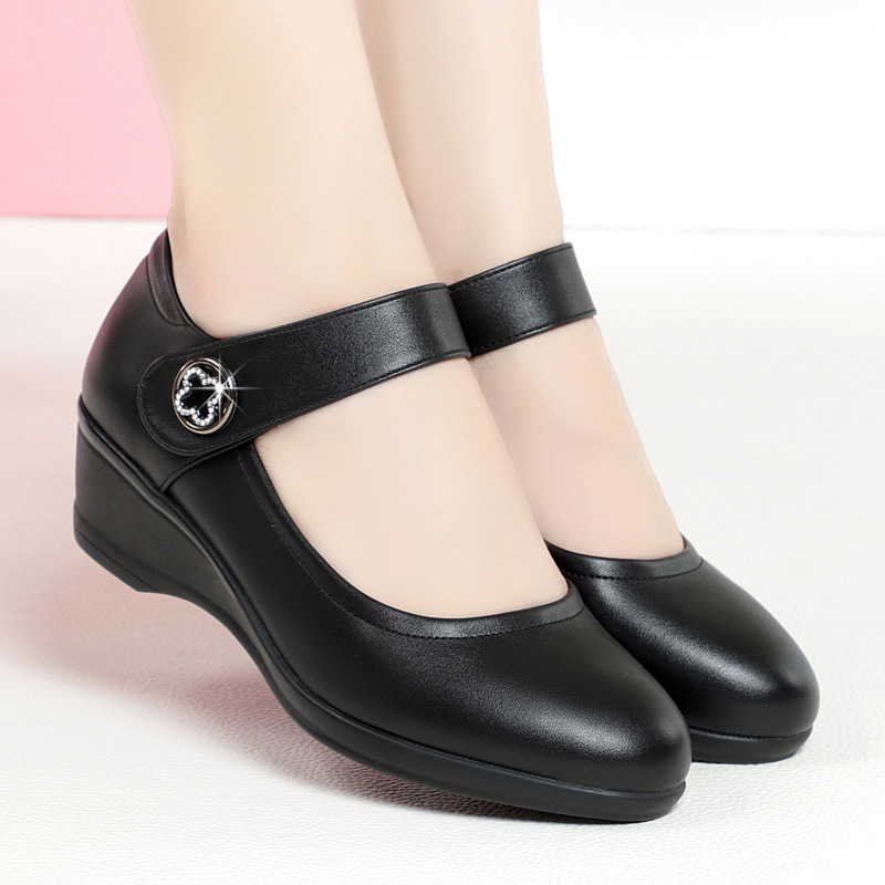 Wholesale Spring and Autumn new mom shoes mid-chunky heel women's single-layer shoes soft bottom women's shoes middle-aged work shoes women's buckle