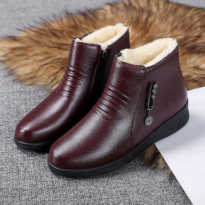 Mother's shoes cotton-padded shoes women's autumn 2021 Winter middle-aged soft bottom short boots middle-aged and elderly women's shoes fleece-lined warm flat leather shoes