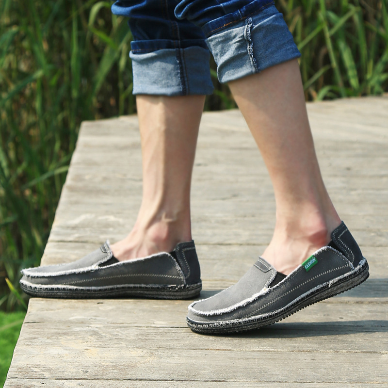 2025 New Old Beijing Cloth Shoes Casual Loafers Rubber Soled Outdoor Canvas Shoes Fashionable Black Beanie Shoes for Men