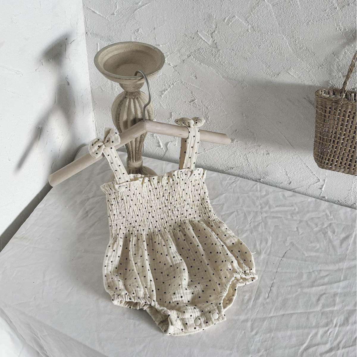 Picture of Girls' Summer Thin Zou Cloth Bow Sling Bag Fat Clothes Baby Western-style Floral Dot Out-of-town Climbing Clothes