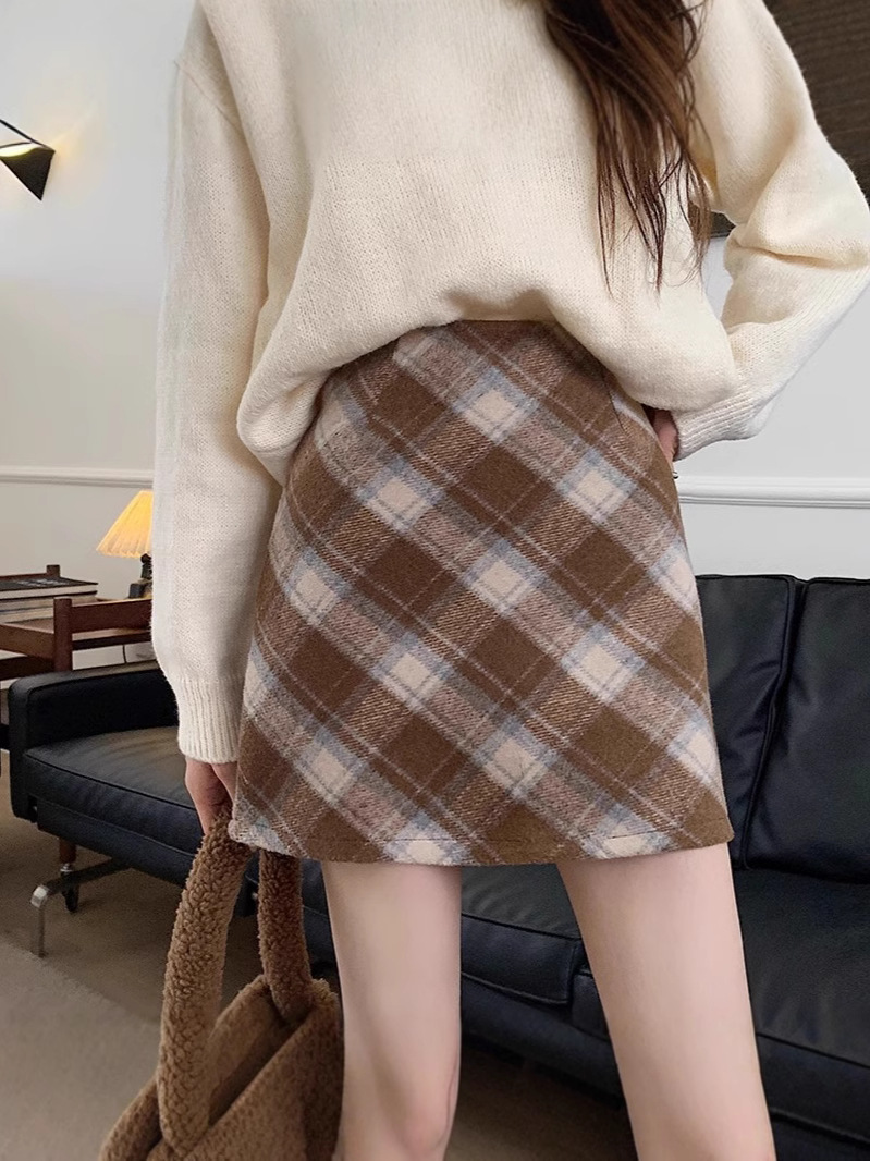 Real shot retro red plaid skirt woolen skirt women's 2023 autumn and winter high waist slim A- line skirt hip skirt