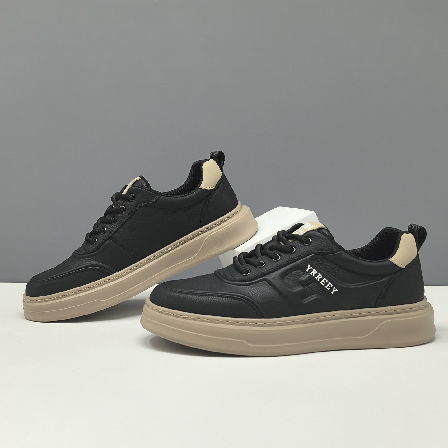 Boys' top layer cowhide black board shoes, genuine leather versatile men's trendy shoes, European station men's shoes, men's breathable casual shoes