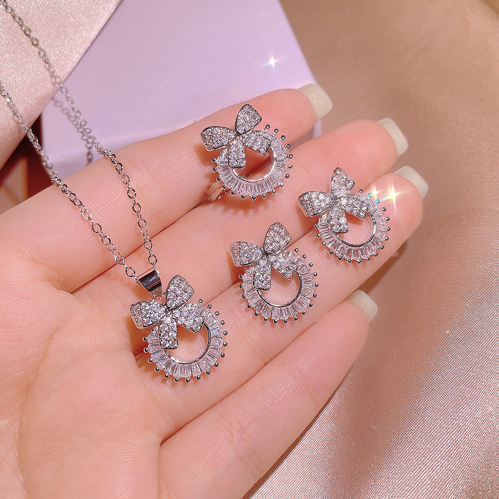 Cross-Border Live Broadcast Popular Niche Super Flash Zircon Pendant Fashion Accessories New Clavicle Chain Light Luxury Bow Set