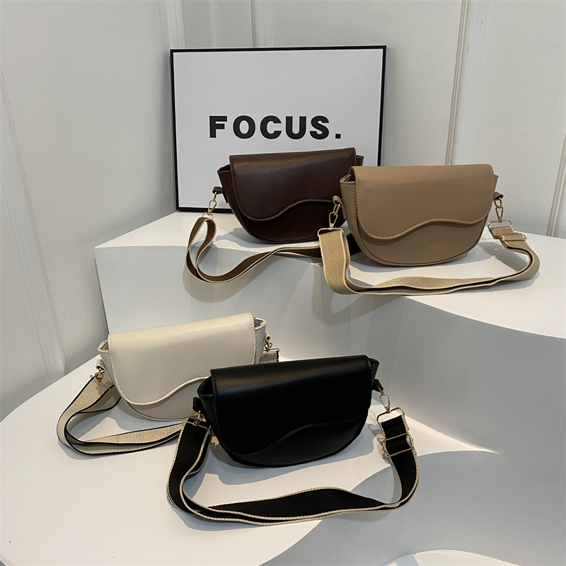 Picture of Textured small bag women's simple shoulder bag 2024 spring new popular messenger bag fashion underarm saddle bag