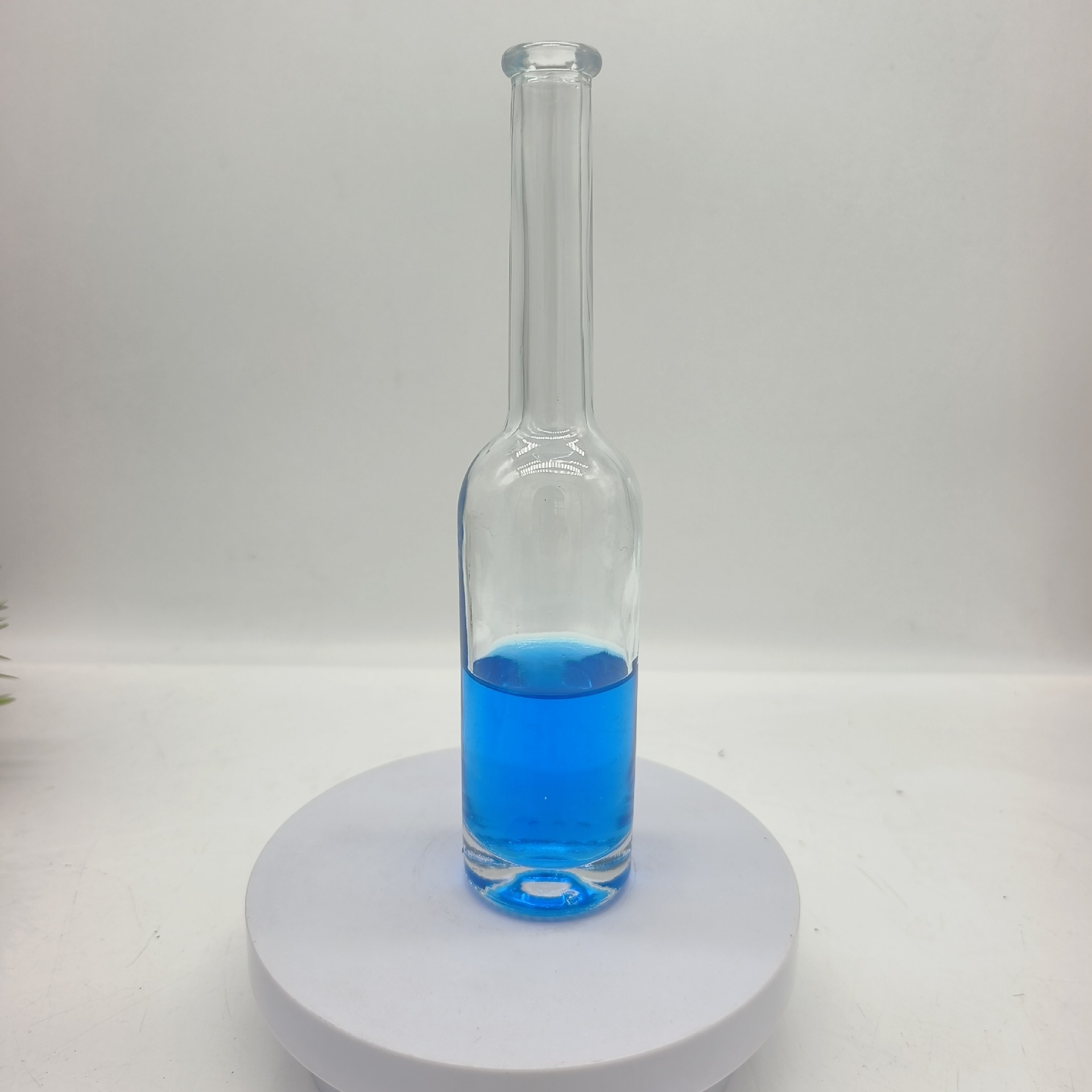 Spot Wholesale High-Neck Slender Transparent Glass Fruit Wine Beverage Glass Bottle Crystal White Material Flat Mouth Cork Small Wine Bottle