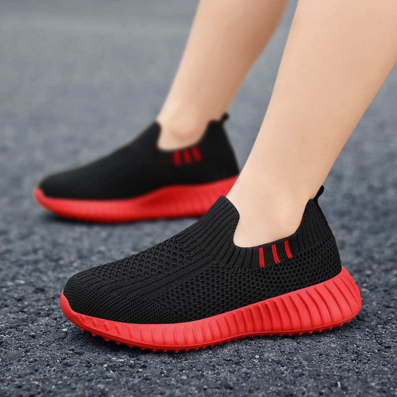 Children's Shoes 2025 Spring and Autumn New Style Slip-On Breathable Mesh Running Shoes Boys' Shoes Knitted Boys' Sports Shoes