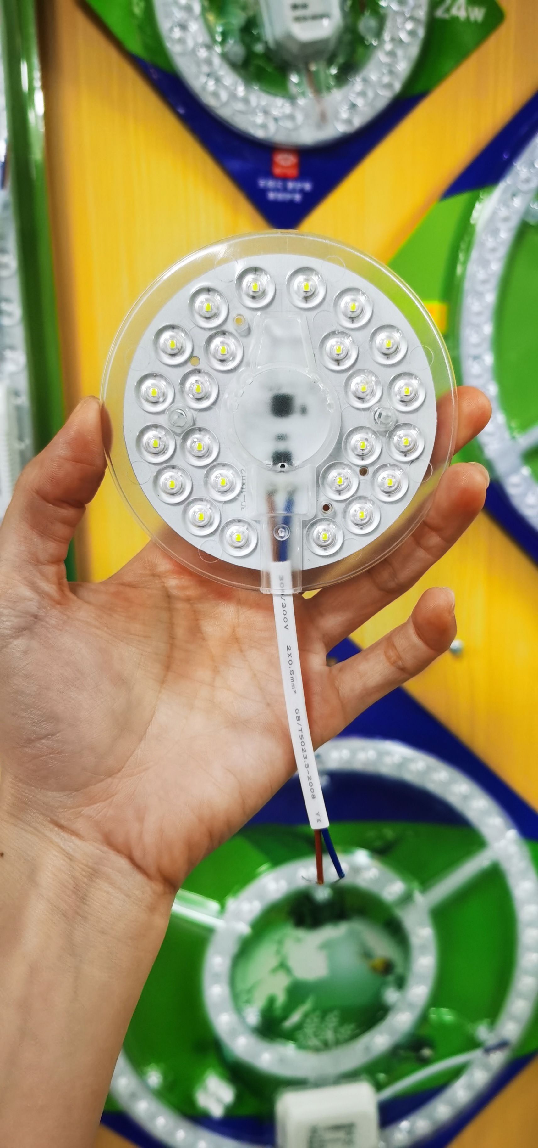 Picture of Ceiling lamp replacement wick led wick round magnetic light source module highlight patch energy-saving led lamp panel