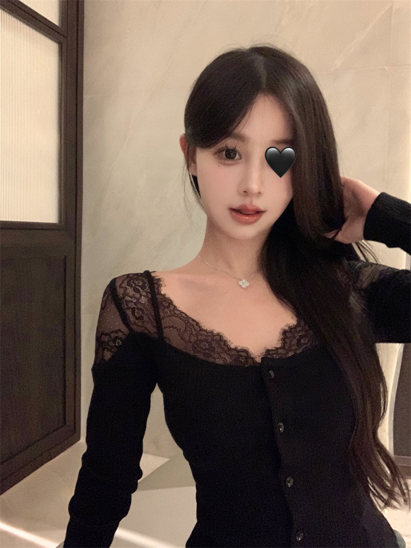 Picture of Black Lace Stitching Long-sleeved Knitwear Women's Autumn and Winter Sexy Pure Slim-fit Short Top Inner Base Shirt