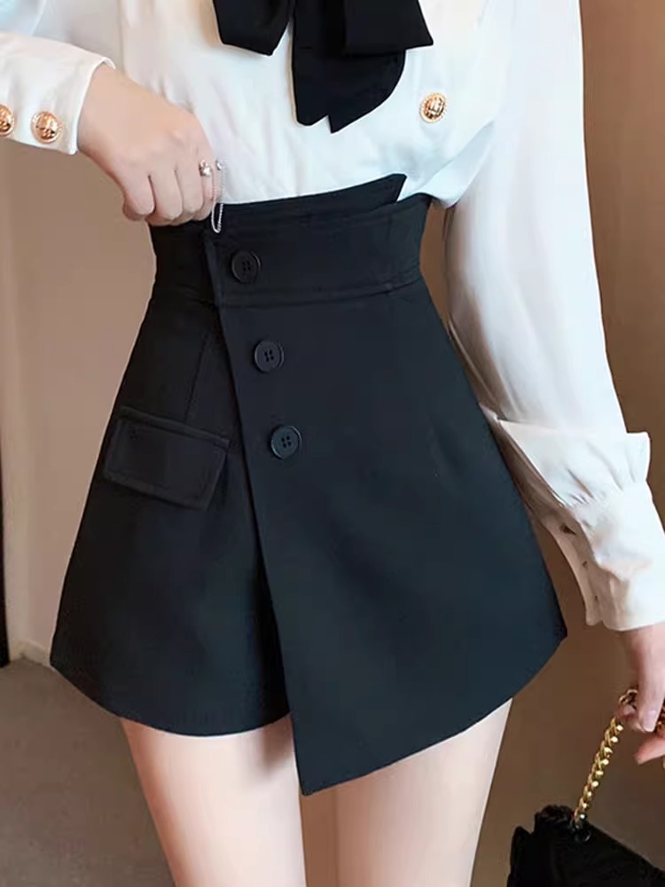 Shorts Women's Spring 2024 New chubby girl plus size High Waist Casual Pants Design Button Slim A- shaped Wide Leg Pants