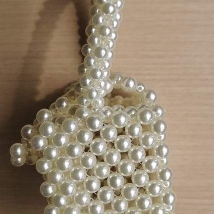 Picture of (Finished) Pearl Bag Women's Handmade Woven Messenger Bag Mobile Phone Bag Instagram All-Match Mini Internet Celebrity Pearl Bag