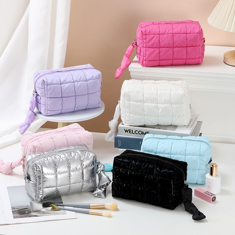 Down Filled Cotton Cosmetic Bag 2025 Autumn and Winter New Pure Color Clutch Bag Large Capacity Isn Style Portable Cosmetics Bag