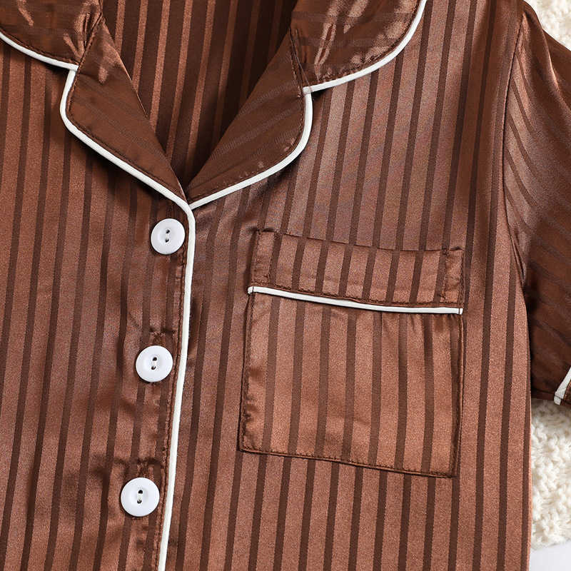 Picture of Spring and Summer Children's Silk-like Pajamas Short-sleeved Pants Suit Middle and Large Children's Home Clothes Boys' Cardigan Solid Color Home Clothes