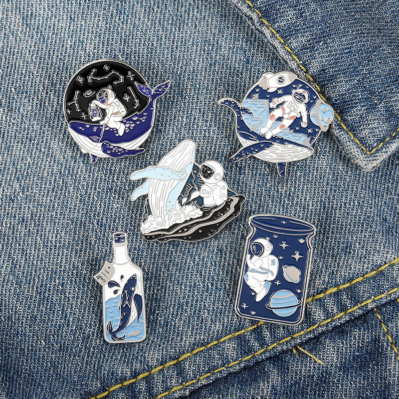 2021 brooch high-end jewelry cute brooch cartoon whale astronaut floating bottle badge brooch spot wholesale