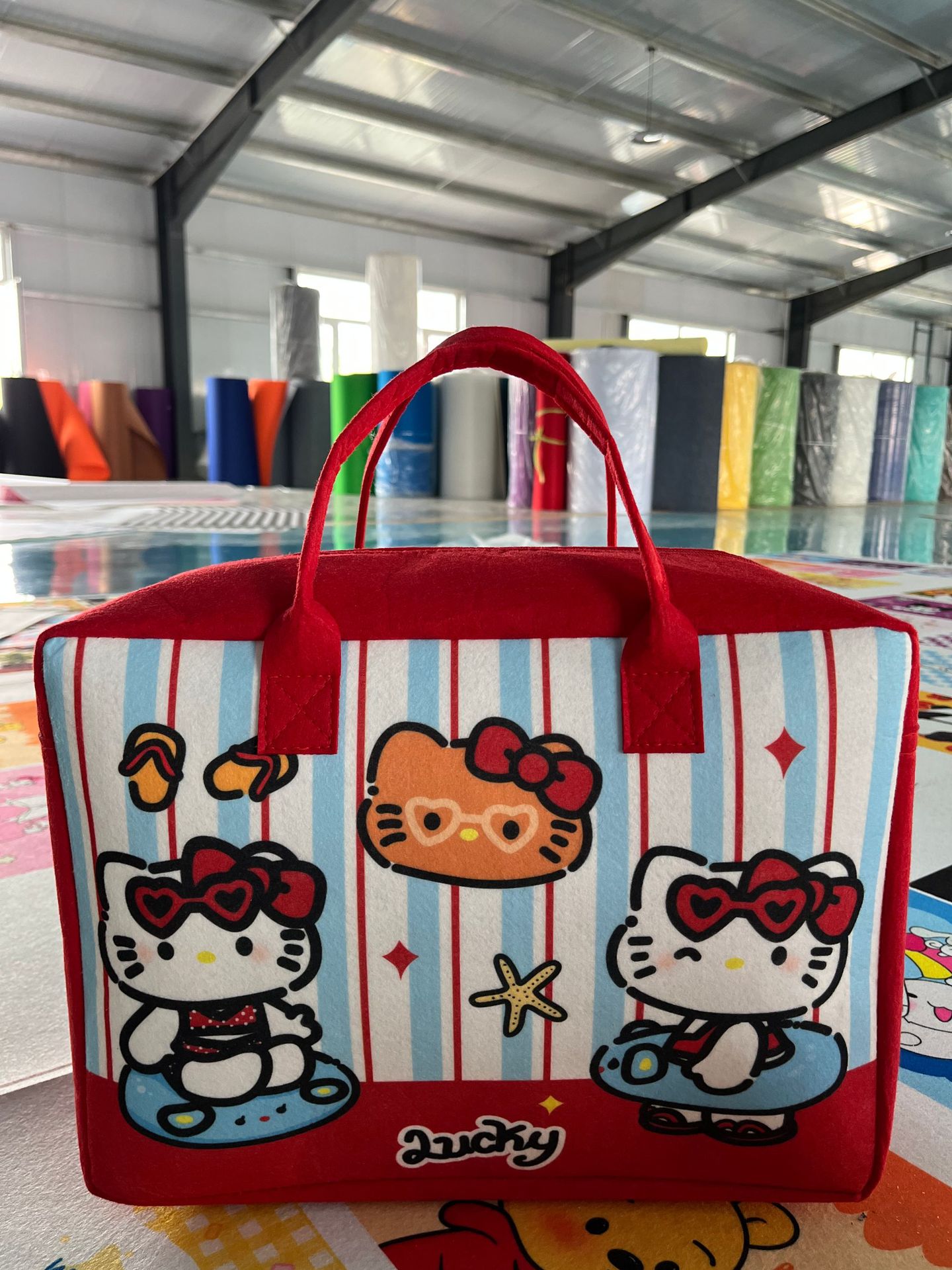 Picture of Travel Storage Bag Large Capacity Cute Felt Bag Children's Luggage Bag Short Distance Felt Handbag Portable Bag